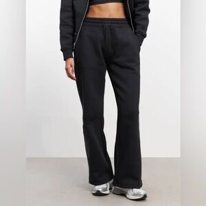 ARNE  Relaxed Straight Black Women’s Joggers BRAND NEW w/ TAGS Size Large